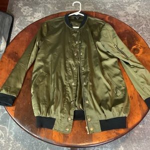 FOREVER21.   PRIVY MEDIUM GREEN BOMBER JACKET